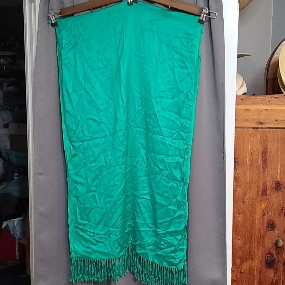 Unbranded wrap/scarf/sarong lightweight 22x74 in.